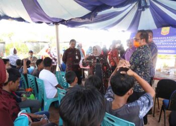 Bina Anak Jalanan, Wako Rahma Beri Bantuan Nutrisi dan Pelatihan Pangkas Rambut