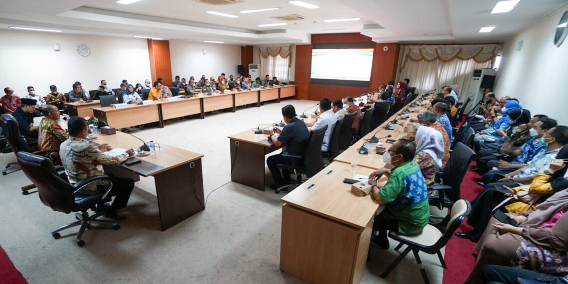 Sekdaprov Adi Prihantara Pimpin Persiapan Awal HUT ke-20 Kepri