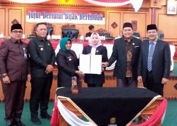 DPRD Kota Tanjungpinang Sahkan Raperda APBDP Tanjungpinang 2022 Menjadi Perda
