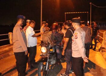 Operasi Pekat, Polres Karimun Periksa Penumpang dan Kendaraan di Pelabuhan Roro