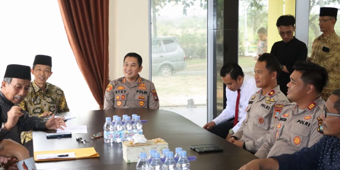 Kapolres Karimun Silahturahmi Ke MUI dan FKUB Karimun