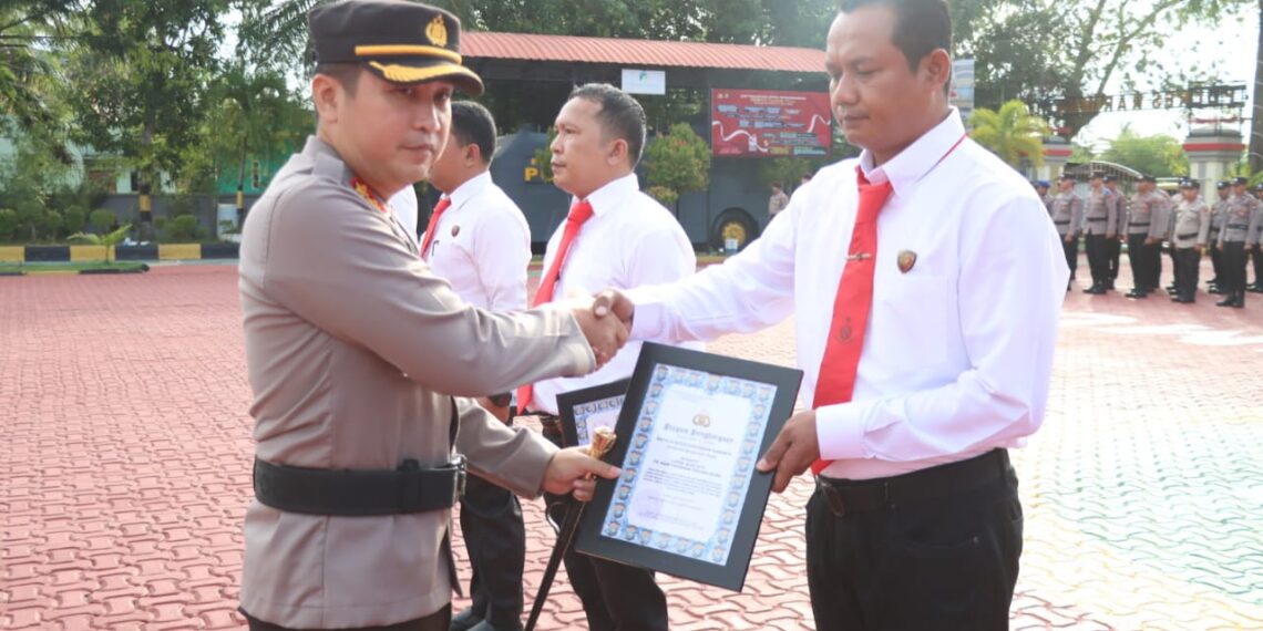 Kapolres Karimun Beri Penghargaan Pada Personel Atas Pengungkapan Narkoba