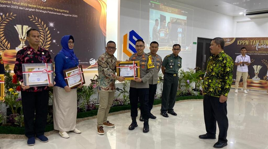 Polres Bintan Terima Penghargaan Dari KPPN Tanjungpinang, Peringkat Pertama Nilai IKPA Terbaik