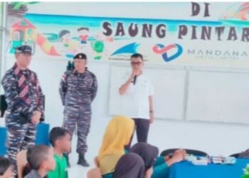 Bersama Aspotmar Kasal, Bupati Natuna Kunjungi Desa Sabang Mawang Barat
