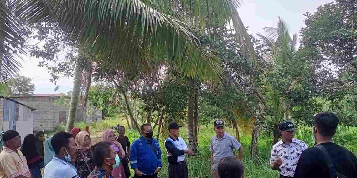 Dinas PUPR Karimun Sambangi Warga RT 003/RW 003, Klarifikasi Pengukuran Rencana Jalan yang Kena Lahan Warga