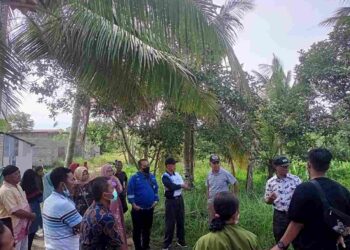 Dinas PUPR Karimun Sambangi Warga RT 003/RW 003, Klarifikasi Pengukuran Rencana Jalan yang Kena Lahan Warga