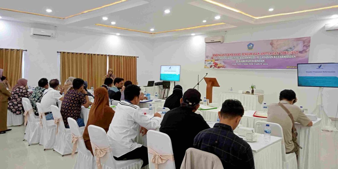 Balai POM Batam dan Dinkes Bintan Gelar Bimtek Hasil Pengawasan Apotek dan Toko Obat Tahun 2023