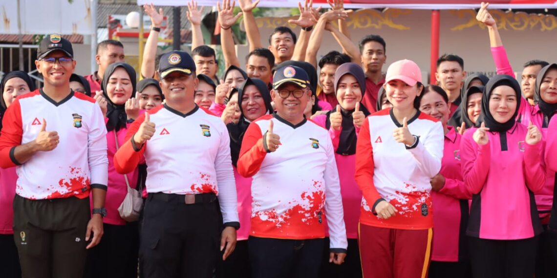 Hari Bhayangkara Ke-77, Polres Karimun Gelar Jalan Santai dan Olahraga Bersama