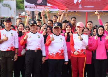 Hari Bhayangkara Ke-77, Polres Karimun Gelar Jalan Santai dan Olahraga Bersama