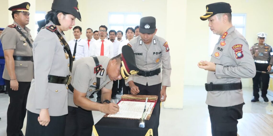 Kapolres Karimun Pimpin Upacara Sertijab Pejabat Utama Polres Karimun