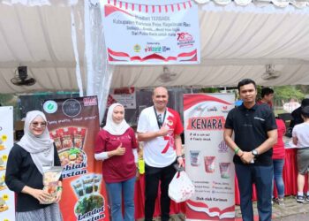 Produk UKM Karimun Laris Manis di Pasar Singapura