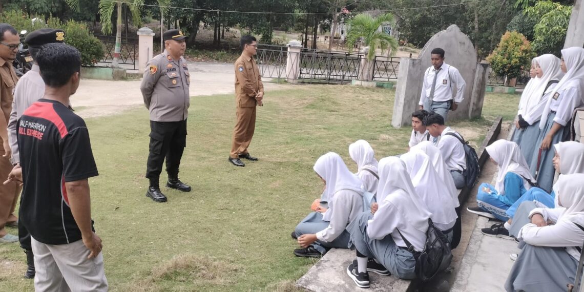Viral Pompong Bawa Siswa Tanpa Life Jacket, Polsek Buru dan Stakeholder Gelar Koordinasi