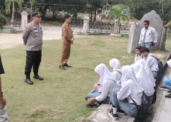Viral Pompong Bawa Siswa Tanpa Life Jacket, Polsek Buru dan Stakeholder Gelar Koordinasi