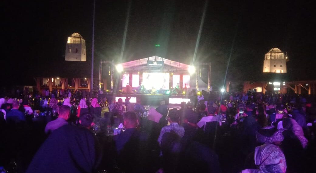 Warga Tumpah Ruah, Malam Puncak Enjoy Karimun Berlangsung Meriah