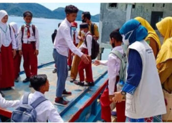 Disdikbud Natuna Beri Bantuan Angkutan Anak Sekolah di Pulau-Pulau