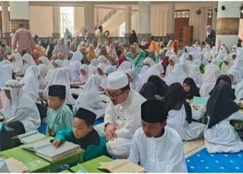 Sekda Natuna Apresiasi FKPQ Gelar Khataman Al-Qur’an di Masjid Agung