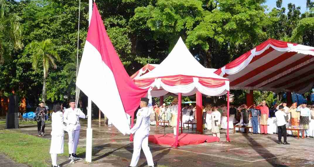 Hasan Sampaikan Semangat Merdeka Belajar Saat Pimpin Upacara Hardiknas