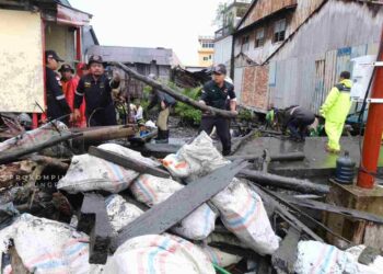 Jaga Kebersihan Laut dan Pesisir, Hasan Turunkan Tim Kebersihan Untuk Gotong Royong