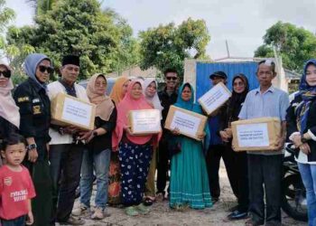 Ormas DPD GAMAWA Bagikan Sembako Musibah Puting Beliung di Batu Lipai