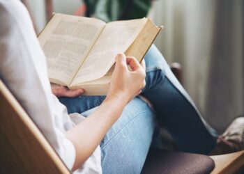 Ilustrasi Membaca Skimming.