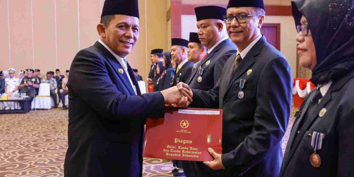 Sambut HUT ke-79 Kemerdekaan RI, 366 ASN Kepri Terima Satyalancana Karya Satya