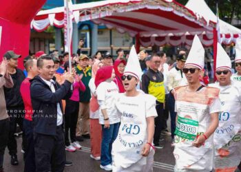 Pj Wali Kota Andri Lepas 225 Peserta Gerak Jalan Proklamasi 2024 Kategori Putra 17 Km