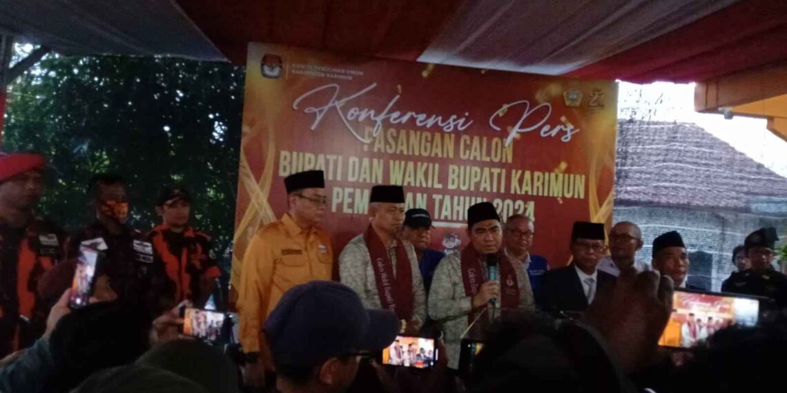 Bakti Lubis-Raja Bahtiar Resmi Daftar ke KPU Sebagai Paslon Bupati dan Wakil Bupati Karimun