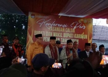 Bakti Lubis-Raja Bahtiar Resmi Daftar ke KPU Sebagai Paslon Bupati dan Wakil Bupati Karimun