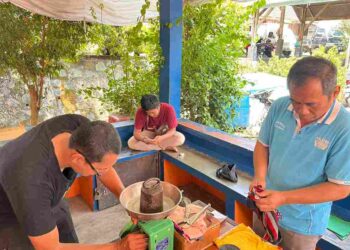 UPTD Metrologi Legal Uji Ulang Timbangan Pedangan di Pasar Bincen