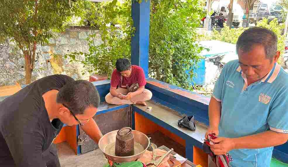 UPTD Metrologi Legal Uji Ulang Timbangan Pedangan di Pasar Bincen