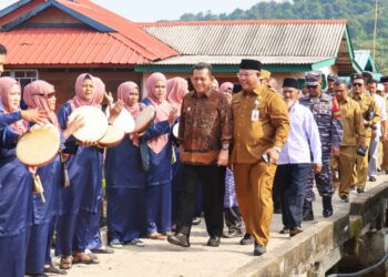 Antusiasme Warga Kundur Utara dan Kundur Barat Sambut Kedatangan Gubernur Kepri Ansar Ahmad