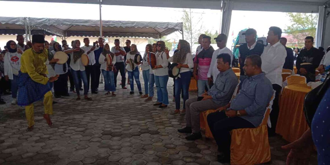 2.000 Massa Meriahkan Kampanye Perdana Rudi-Rafiq di Kecamatan Buru