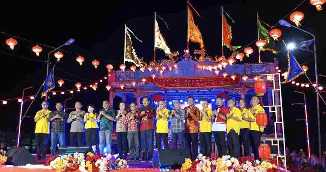 Malam Cap Go Meh di Kangkong Karimun Meriah, Ribuan Warga Hadir