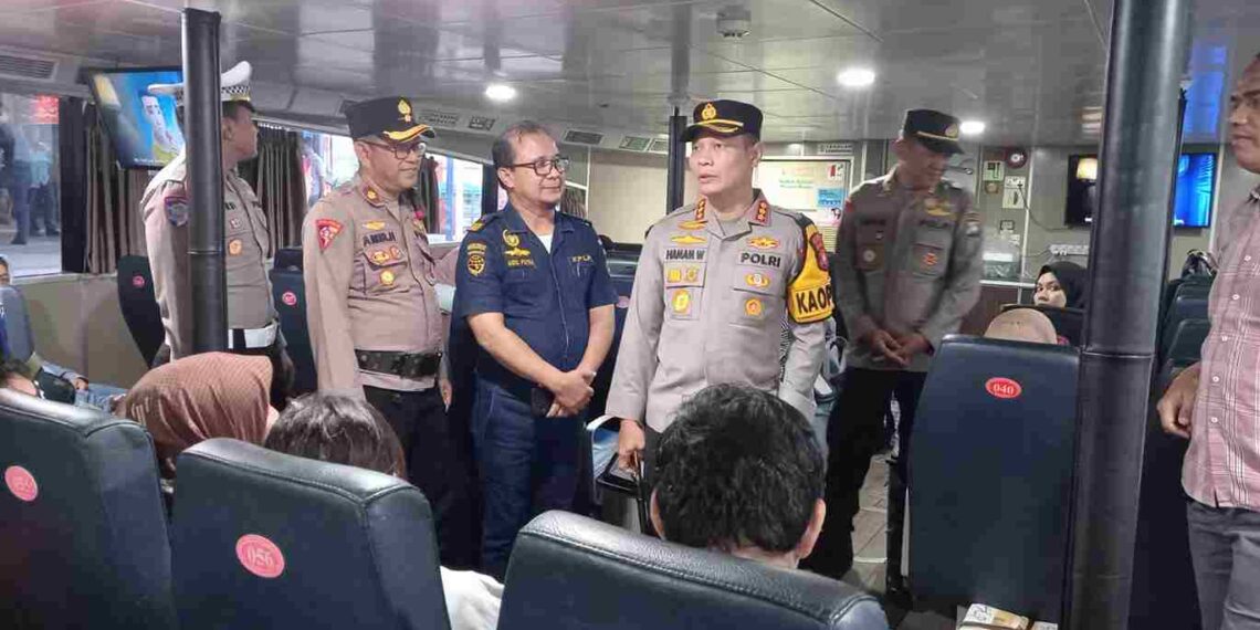 Arus Mudik di Pelabuhan Sri Bintan Pura Meningkat, Polresta Tanjungpinang Perketat Pengawasan