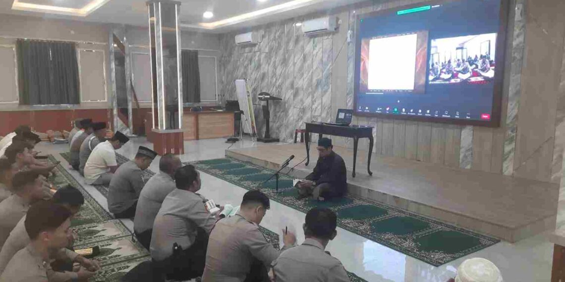 Polres Karimun Gelar Tadarus Al-Qur'an Berjamaah Secara Virtual di Bulan Ramadhan