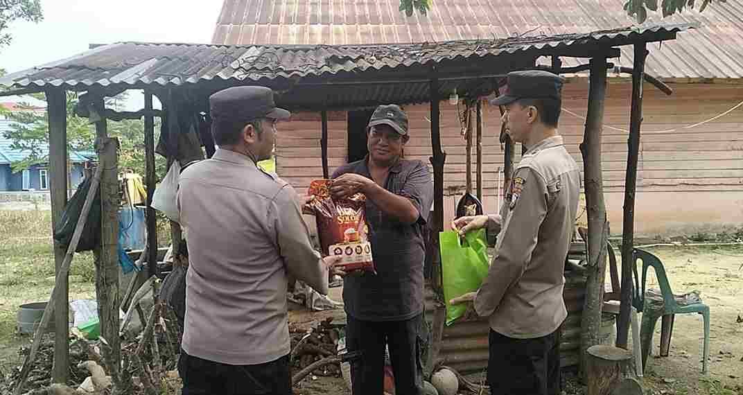 Polsek Meral Sambut Ramadhan dengan Aksi Sosial: Warga Terbantu, Kebersamaan Terjalin