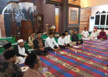 Bupati Karimun dan Ketua DPRD Kepri Hadiri Safari Ramadan di Sungai Ayam
