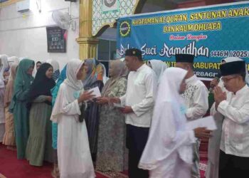 BKMT Tebing Salurkan Santunan untuk Kaum Duafa, Wabup Karimun: Ini Wujud Kepedulian Nyata