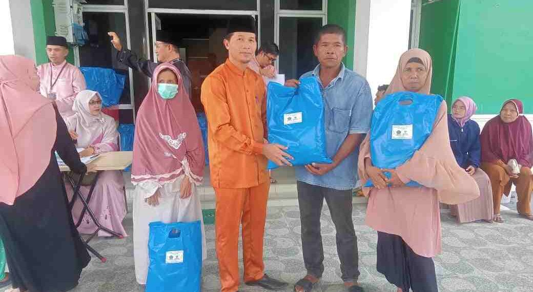 Baznas Karimun Salurkan 519 Paket Sembako untuk Kaum Dhuafa dan Fakir Miskin