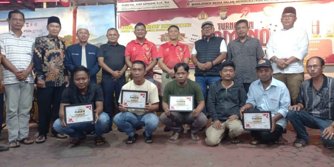 Turnamen Domino HUT Bhayangkara ke-79 Polresta Tanjungpinang Resmi Ditutup, Tim Samuel Cs Raih Juara Pertama