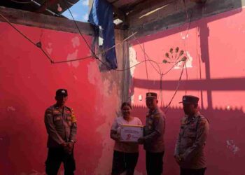 Hadir untuk Masyarakat, Polsek Tanjungpinang Timur Salurkan Bansos