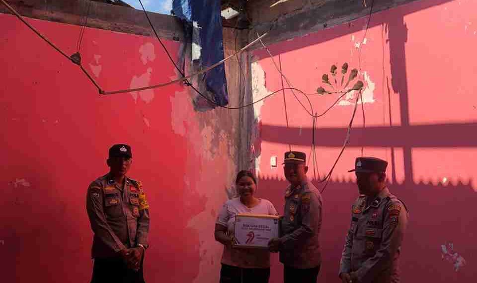 Hadir untuk Masyarakat, Polsek Tanjungpinang Timur Salurkan Bansos