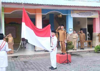 Raja Ariza Pimpin Upacara Hari Pertama Sekolah di SMPN 1 Tanjungpinang
