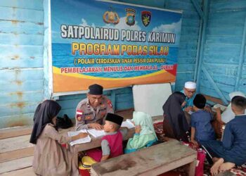 Satpolairud Karimun Tingkatkan Literasi Quran Anak Pesisir Lewat Program Podas Silau
