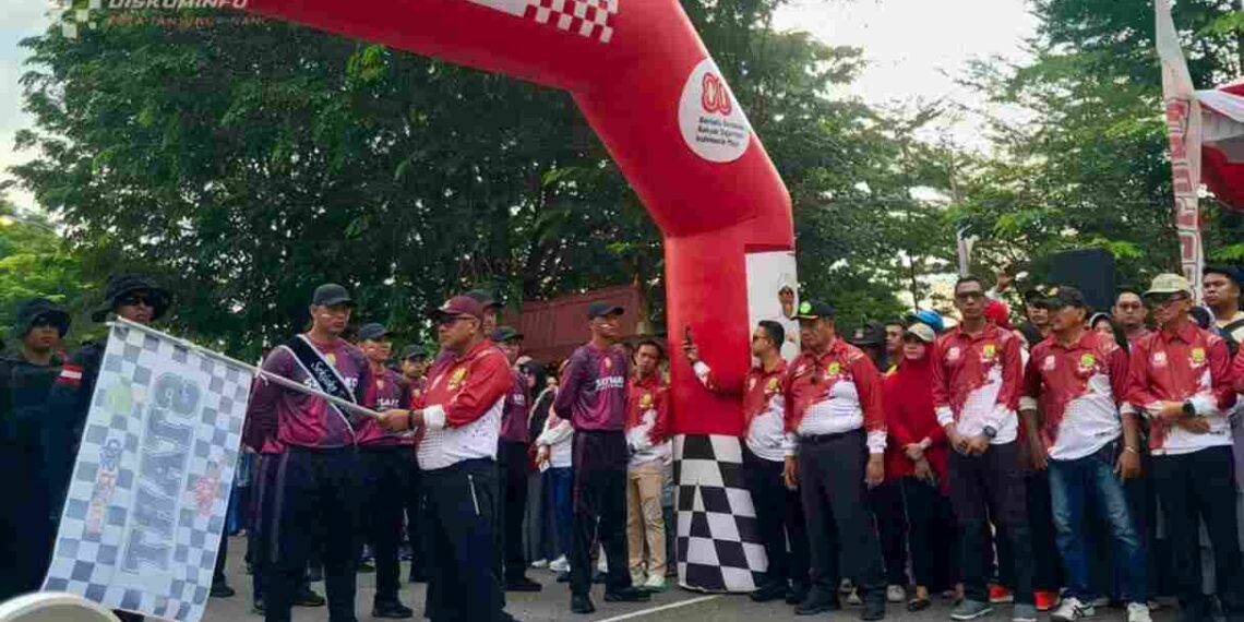 Ribuan Warga Padati Gerak Jalan Proklamasi 17 Km di Tanjungpinang