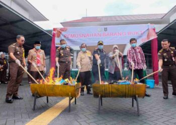 Kejari Tanjungpinang Musnahkan Narkotika dan Barbuk Pidana Senilai Ratusan Juta Rupiah