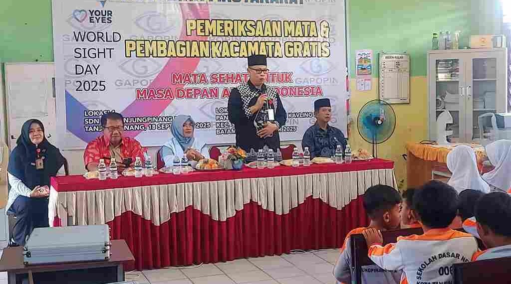 Hari Penglihatan Sedunia: Ratusan Pelajar Tanjungpinang Dapat Kacamata Gratis