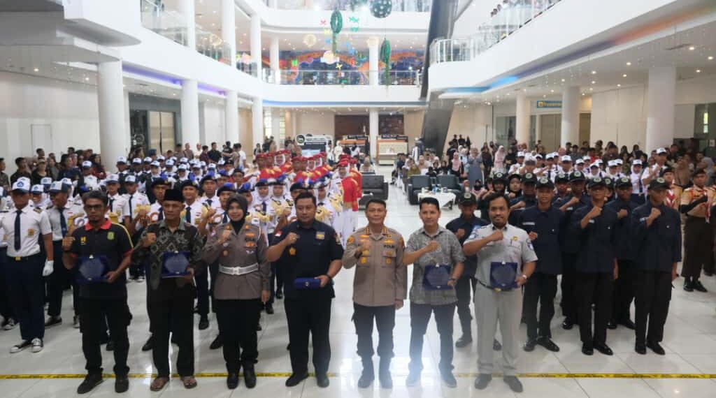 Polisi Tanamkan Disiplin Sejak Dini Lewat Lomba Baris Berbaris