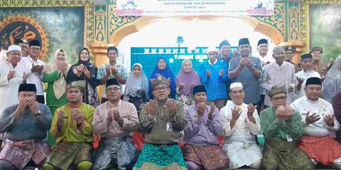 Hari Jadi Tanjungpinang ke-24, Pemko Bagikan Sembako untuk Warga Kurang Mampu