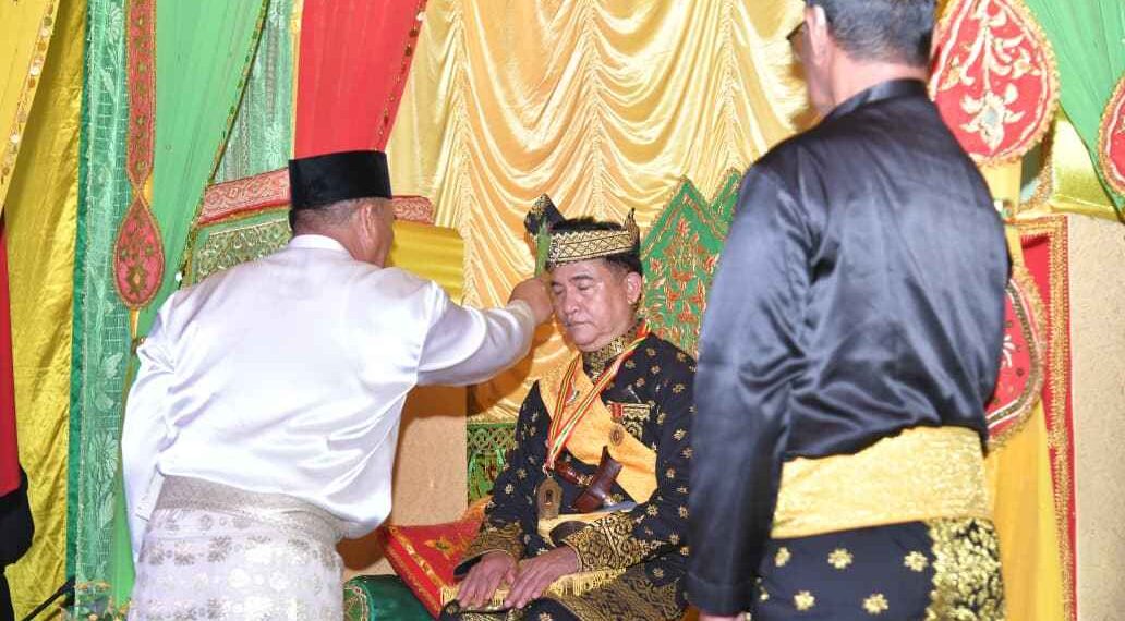 Yusril Ihza Mahendra Dianugerahi Gelar Adat Melayu “Dato’ Seri Indera Nara Wangsa”